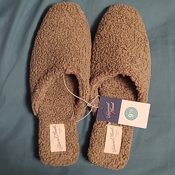 NWT Slide On Slippers - Women’s Size 9.5 - Picture 4 of 7
